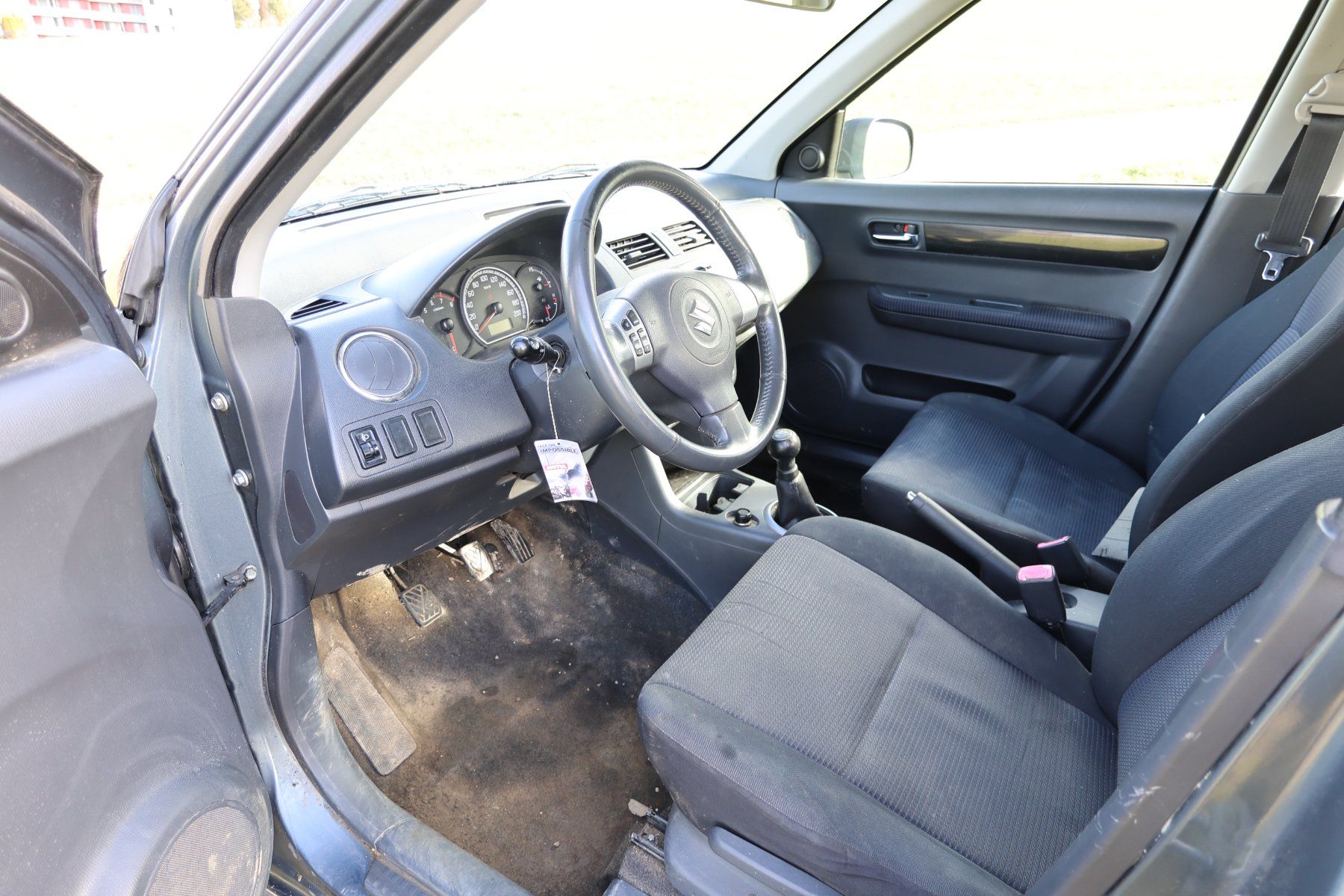 Suzuki Autos: Suzuki Swift 1.3i 4x4 – D'occasion à Huttwil par gropsuhu 4