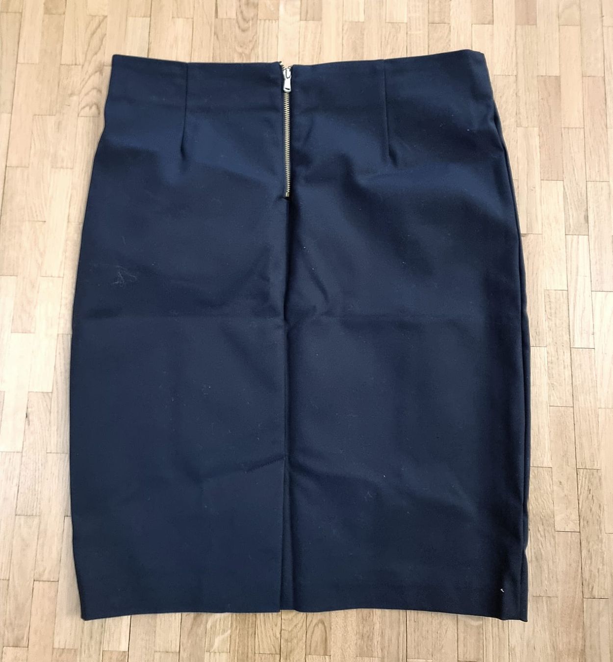 Esprit Gonne: Jupe noire Esprit taille 40 neuve – Nuovo (secondo la descrizione) da Veyrier venduto da Leilazizou 1