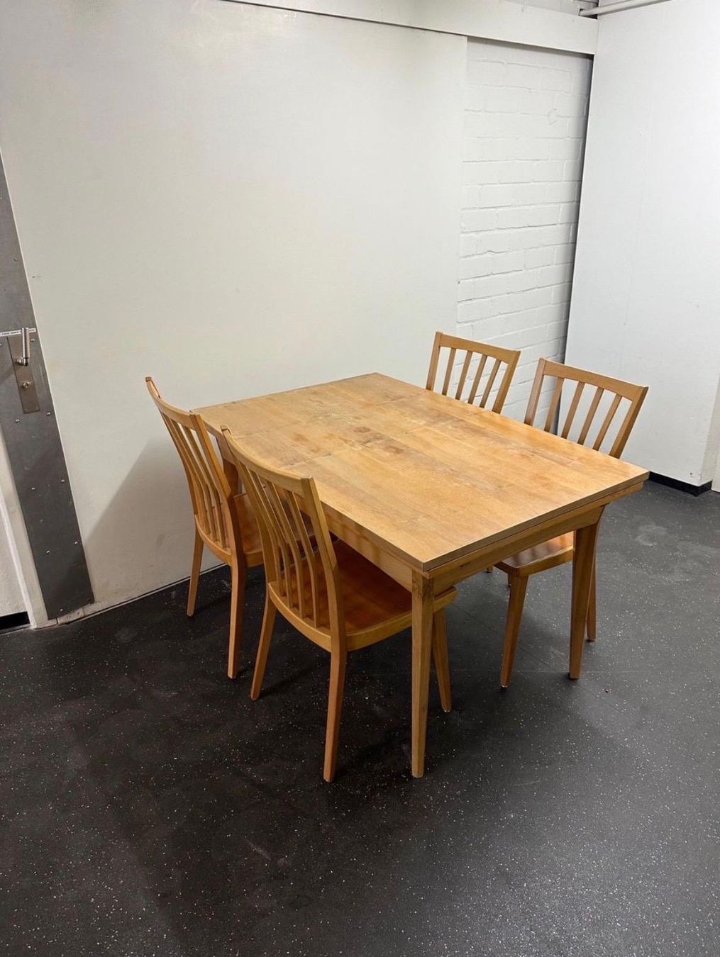 Tische: Wooden table – Gebraucht aus Zürich von evaa10