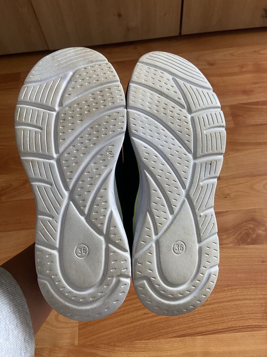 Dosenbach Scarpe per ragazzi: Turnschuh Schwarz Gr.36 – Usato da Amriswil venduto da Bobbel-Zauber 2