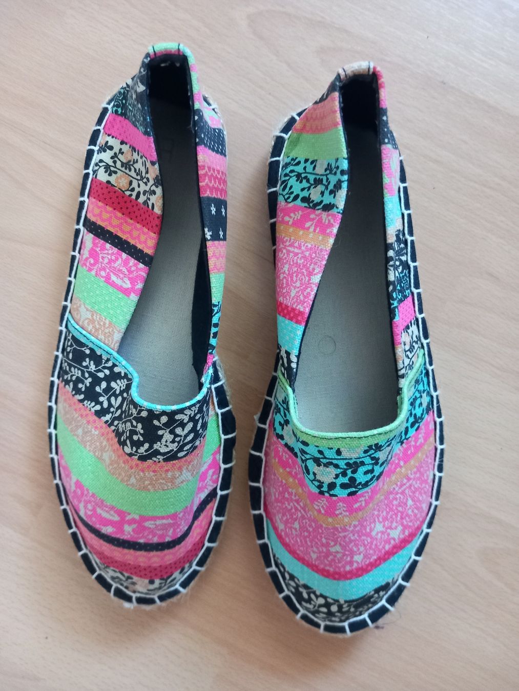 Scarpe da donna: Espadrilles multicolores – Usato da Faoug venduto da per_kp6r 1
