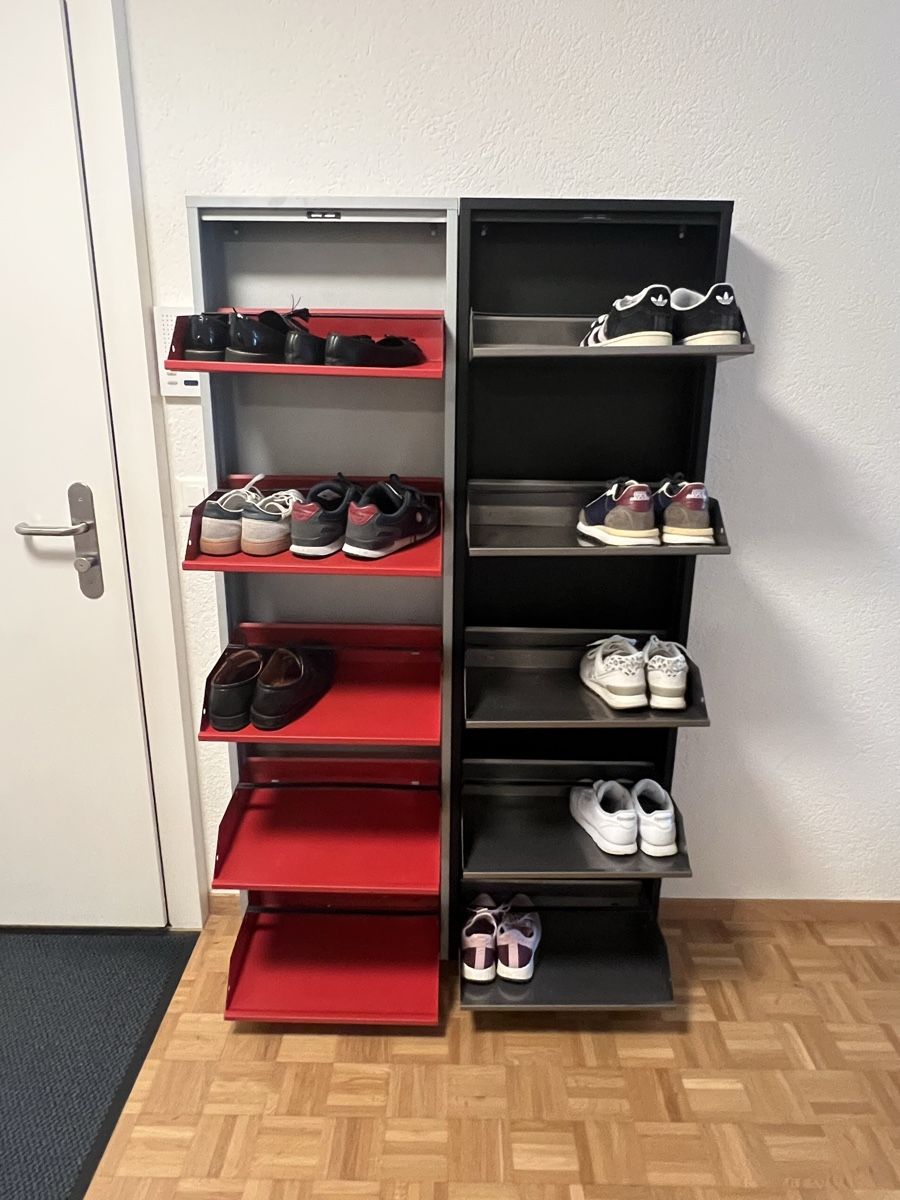 Kipper: Schuhkommode aus Metall – Gebraucht aus St. Gallen von Lorena01 2