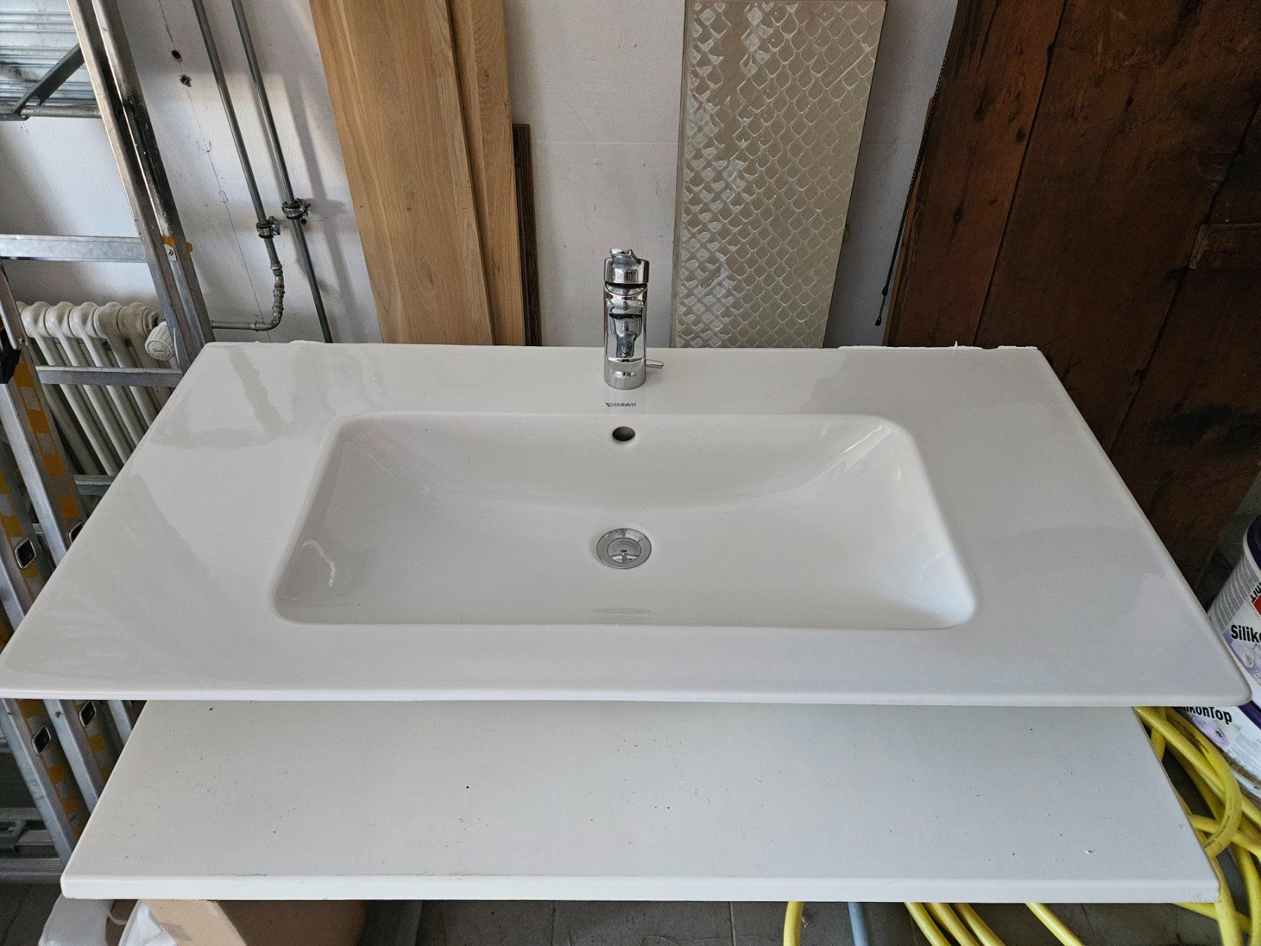 Duravit Spülbecken & Waschbecken: Lavabo Duravit "Me by Starck" et robinet KWC – Gebraucht aus Haute-Nendaz von Bart84