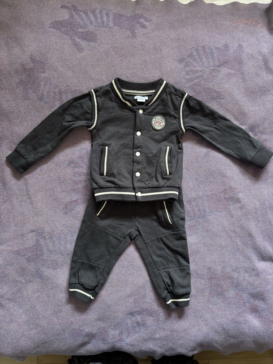 Lotti & Set di vestiti: Baby boy tracksuit 74 cm – Usato da Villard-sur-Chamby venduto da kamila_1024
