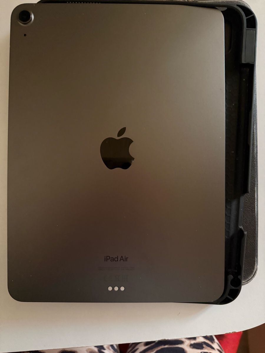 Apple Tablet PC: Apple iPad Air 5 – Nuovo (secondo la descrizione) da Laufen venduto da loc_h2vq 1