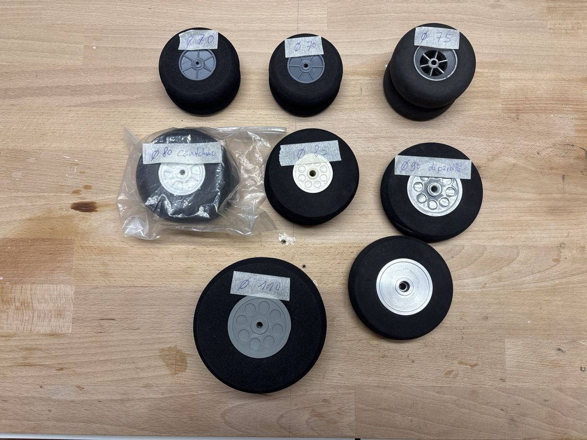 Modellismo RC: Roues avion RC – Usato da Vuisternens-en-Ogoz venduto da Seboost
