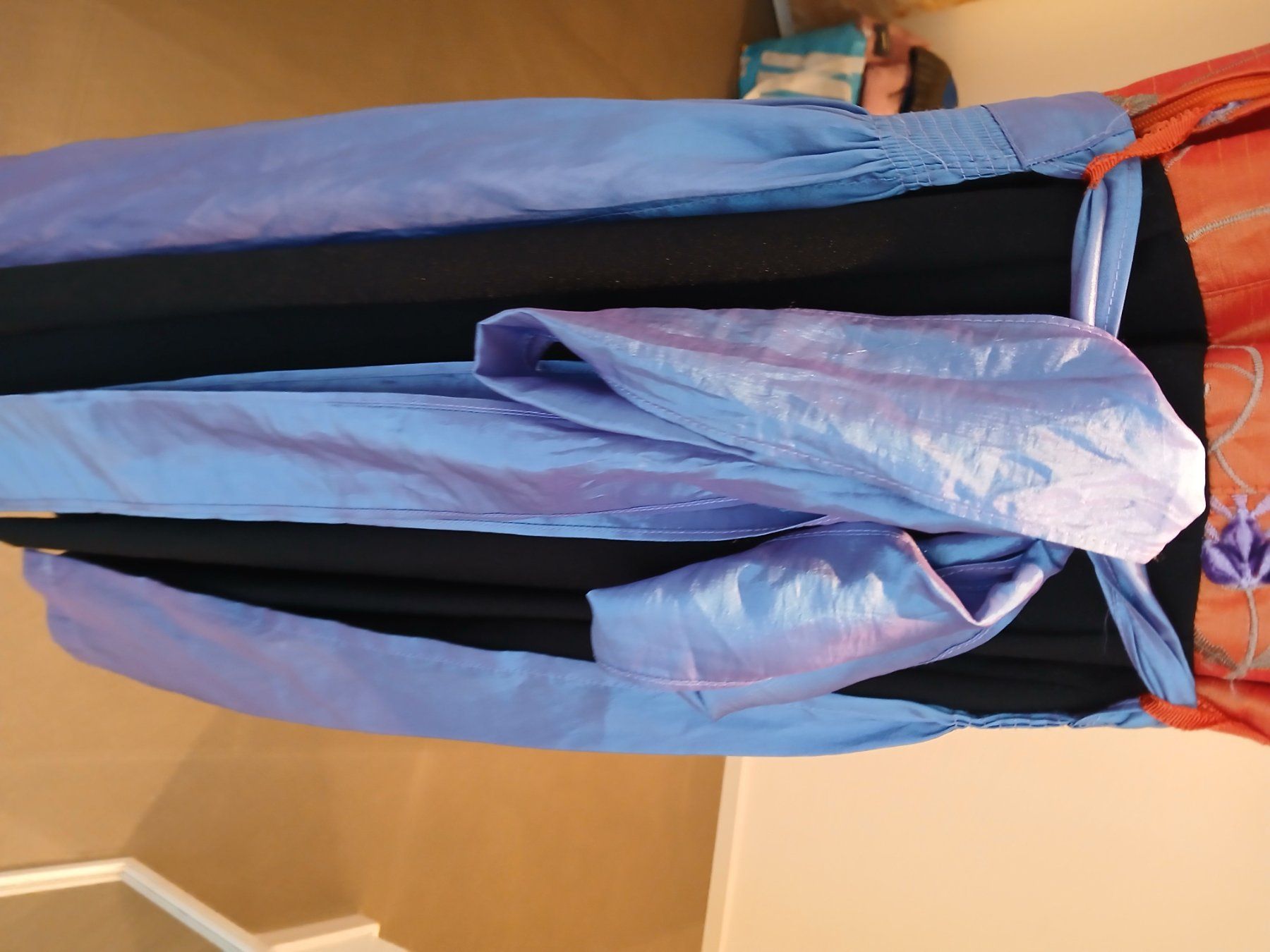 Costumi: Schönes Dirndl Gr. 32 inkl. Bluse und Kette – Nuovo (secondo la descrizione) da Niederrohrdorf venduto da Sabrina1041 9