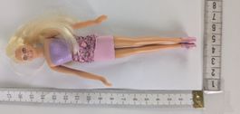 Barbie-Puppe, blonde Haare, tolles Kleid, Top Zustand!  2001