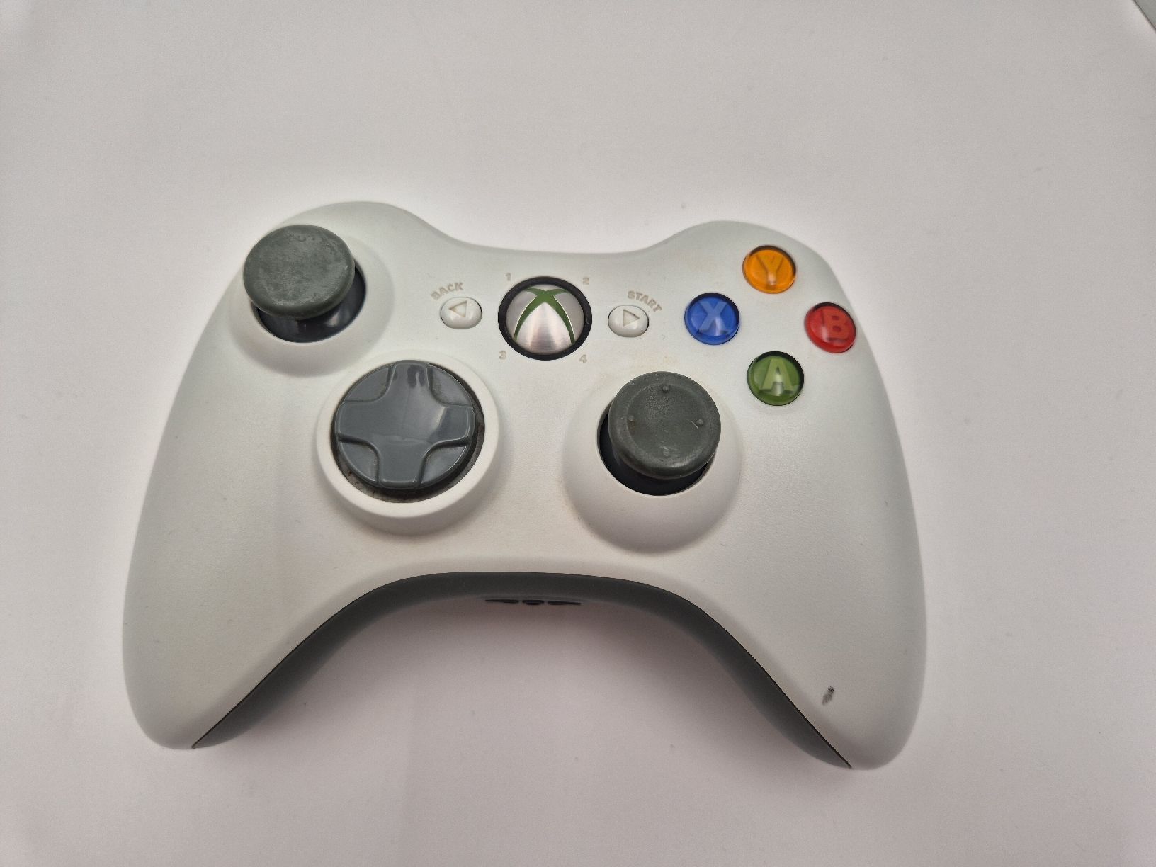 Microsoft Console: Xbox 360 Konsole mit Controller & 6 Spiele  – Usato da Ettiswil venduto da beekeper13 1