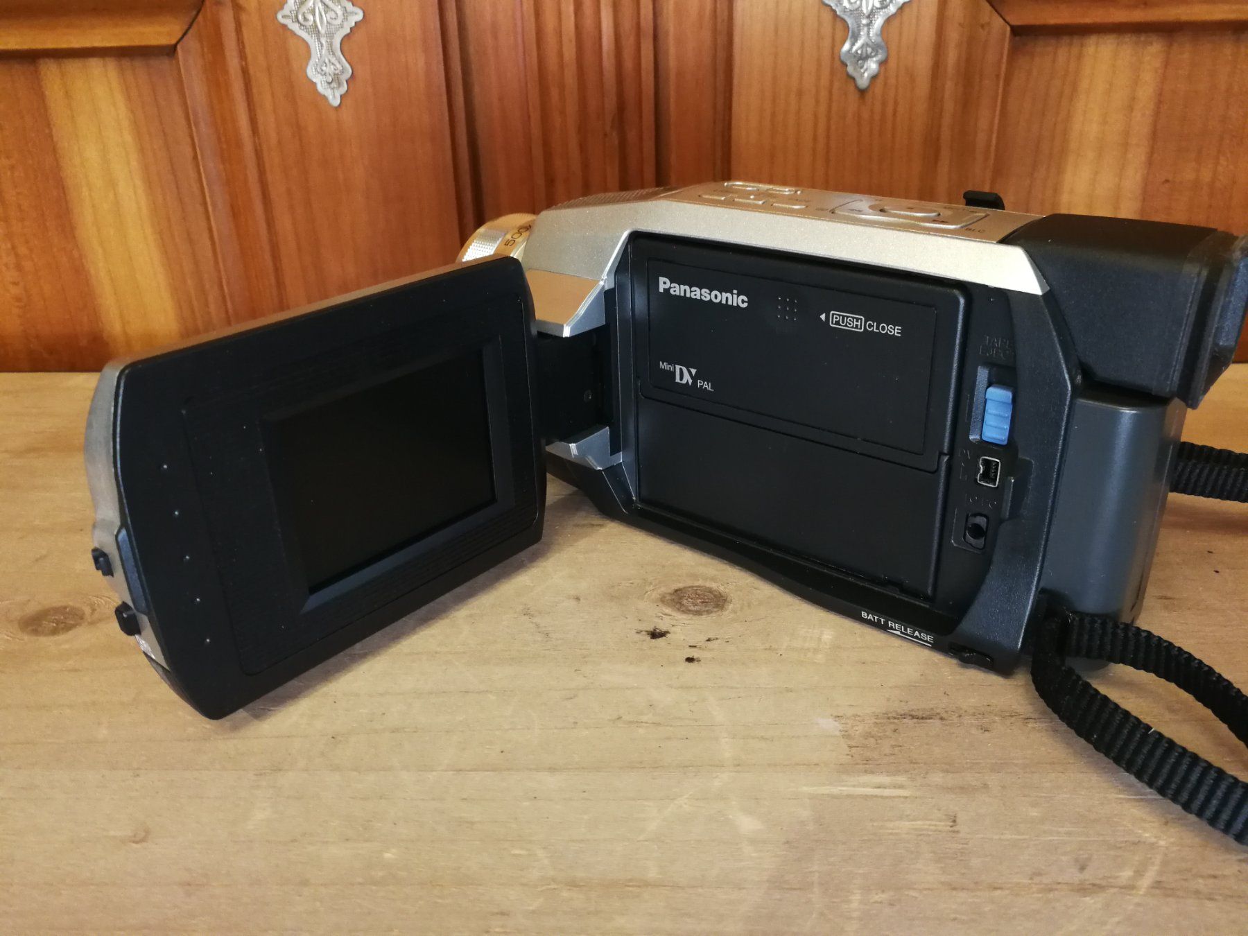 Panasonic Fotocamera: Panasonic Camera NV-DS29EG 500 Digital Zoom – Usato da Wagenhausen venduto da Simbad 2