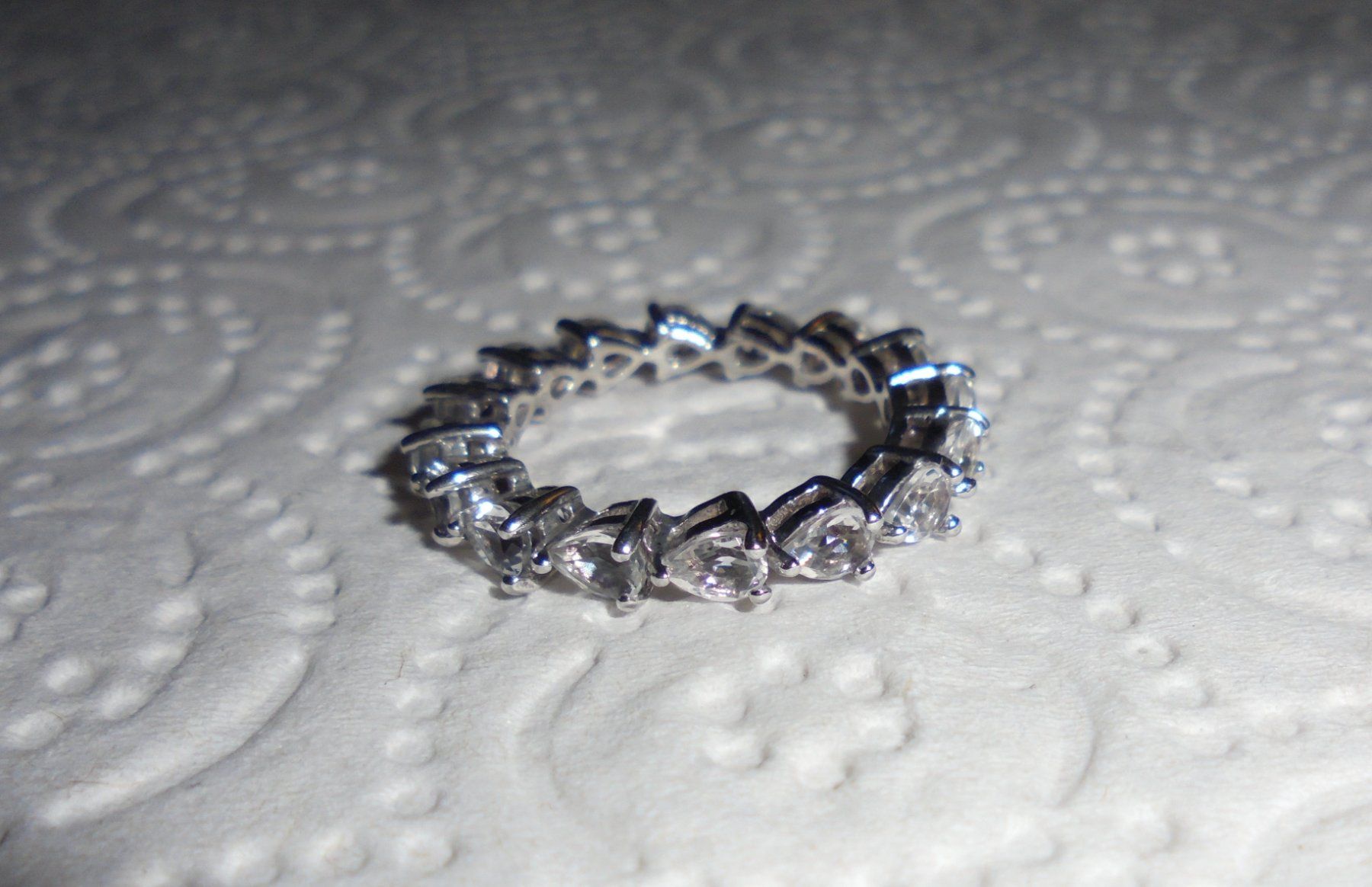 Ringe: Echtschmuck: Eternity-Ring mit Weissem Topas, Silber 53/17 – Neu (gemäss Beschreibung) aus Zuchwil von maumauchi 2