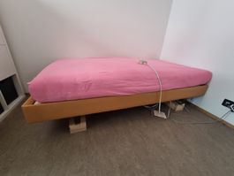 Bett / Krankenbett elektrisch verstellbar (198 cm x 100 cm)
