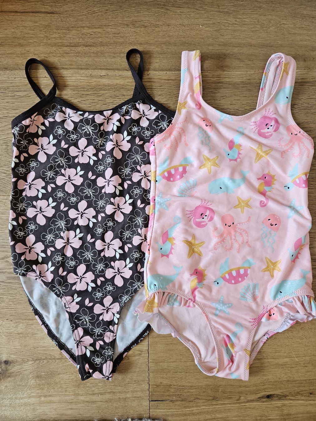 Costumi da bagno & Bikini: 2 Badeanzüge Grösse 128 – Usato da Lufingen venduto da chr_nhh6
