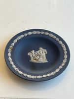 Wedgwood Teller blau mit Relief Dekoration England(I13)