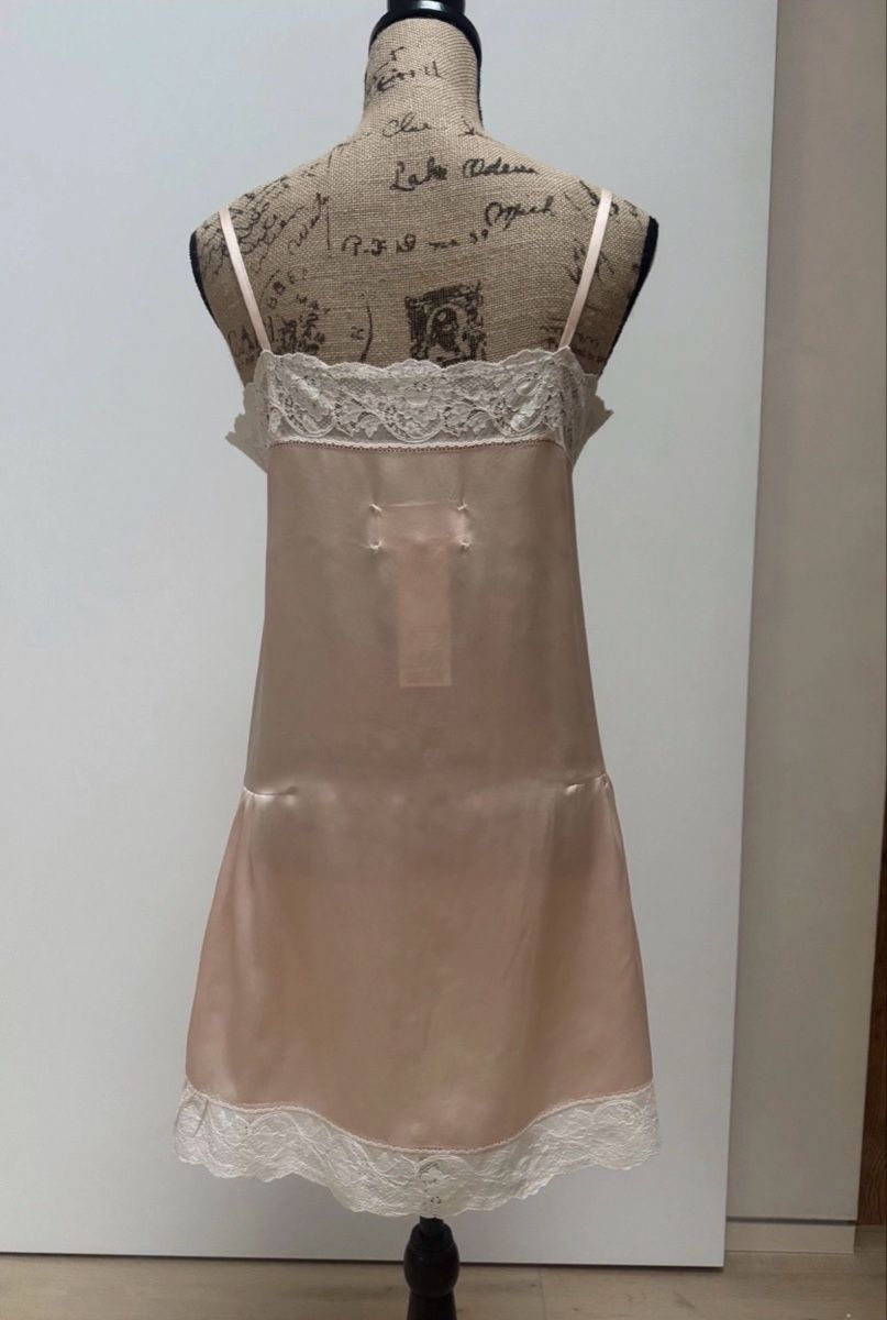 Maison Margiela Tops: Margiela satin lace slip – Neu (gemäss Beschreibung) aus Genolier von tan_rd6s 6