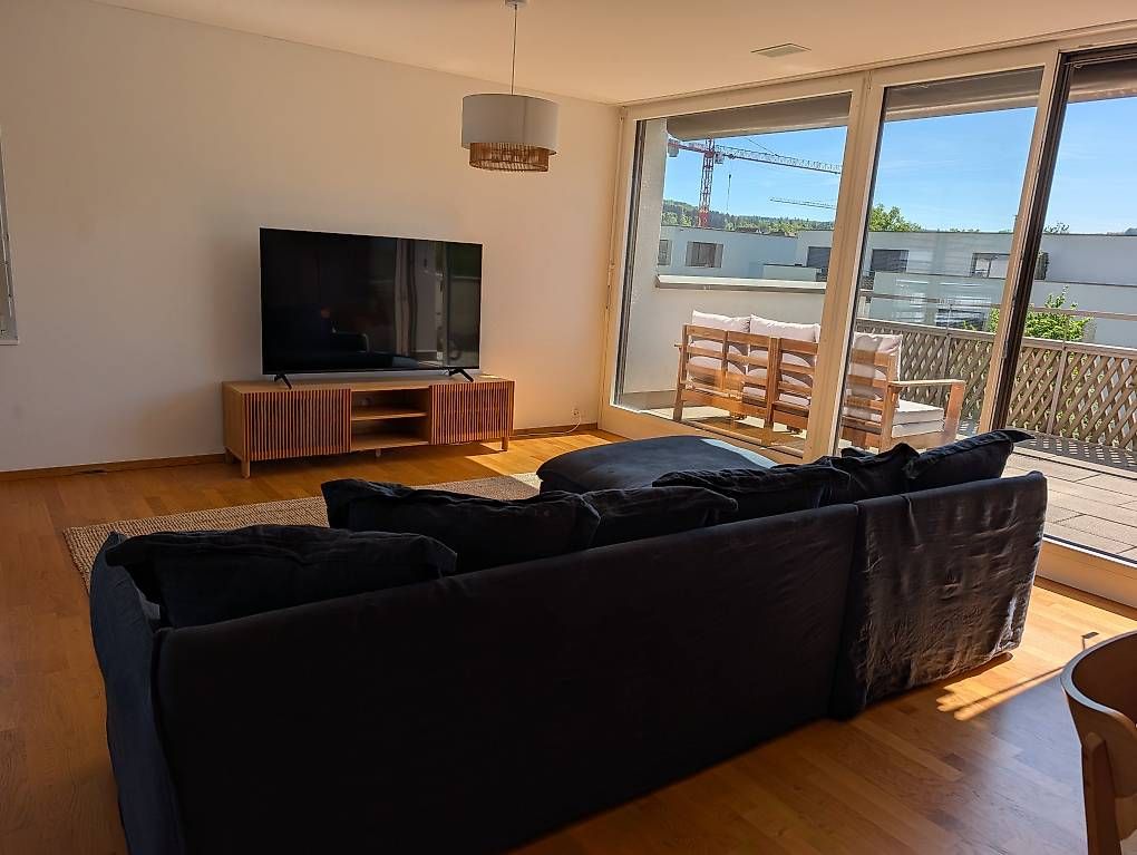 Divani: 5 seater Navy linen sofa with chaise  – Usato da Dietikon venduto da eka_pd98 2
