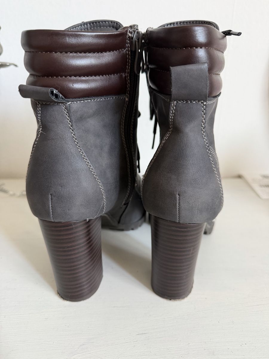 Scarpe da donna: Bottines à talons peu portées T39 – Nuovo (secondo la descrizione) da Dombresson venduto da feline_ne 2