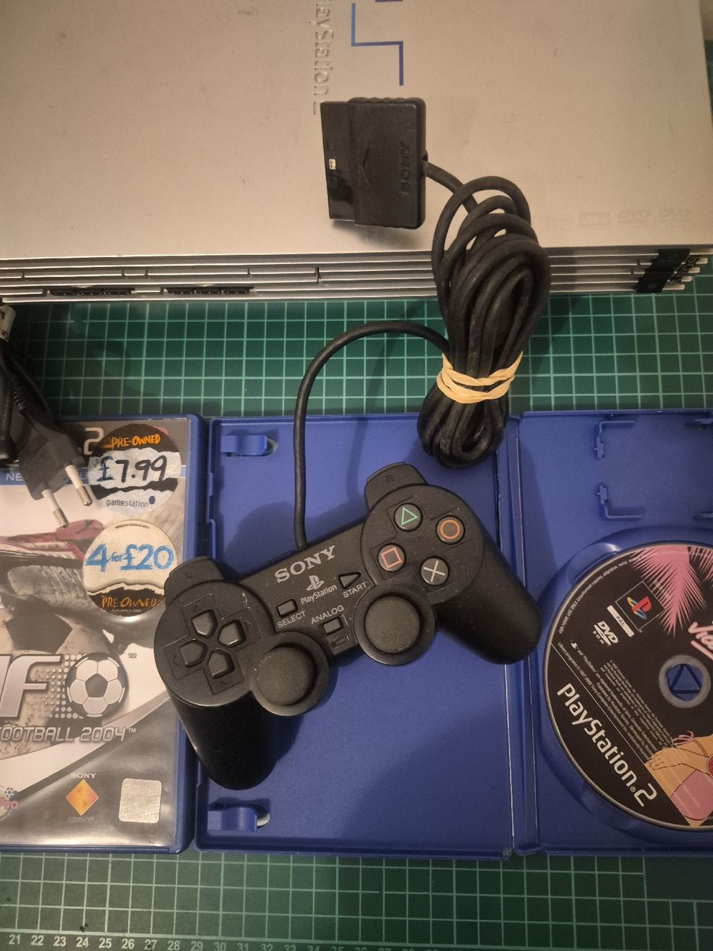 Sony Console: PlayStation 2 Bundle - Console, Games,Vice City,... – Usato da Meyrin venduto da Retro-GZ 4