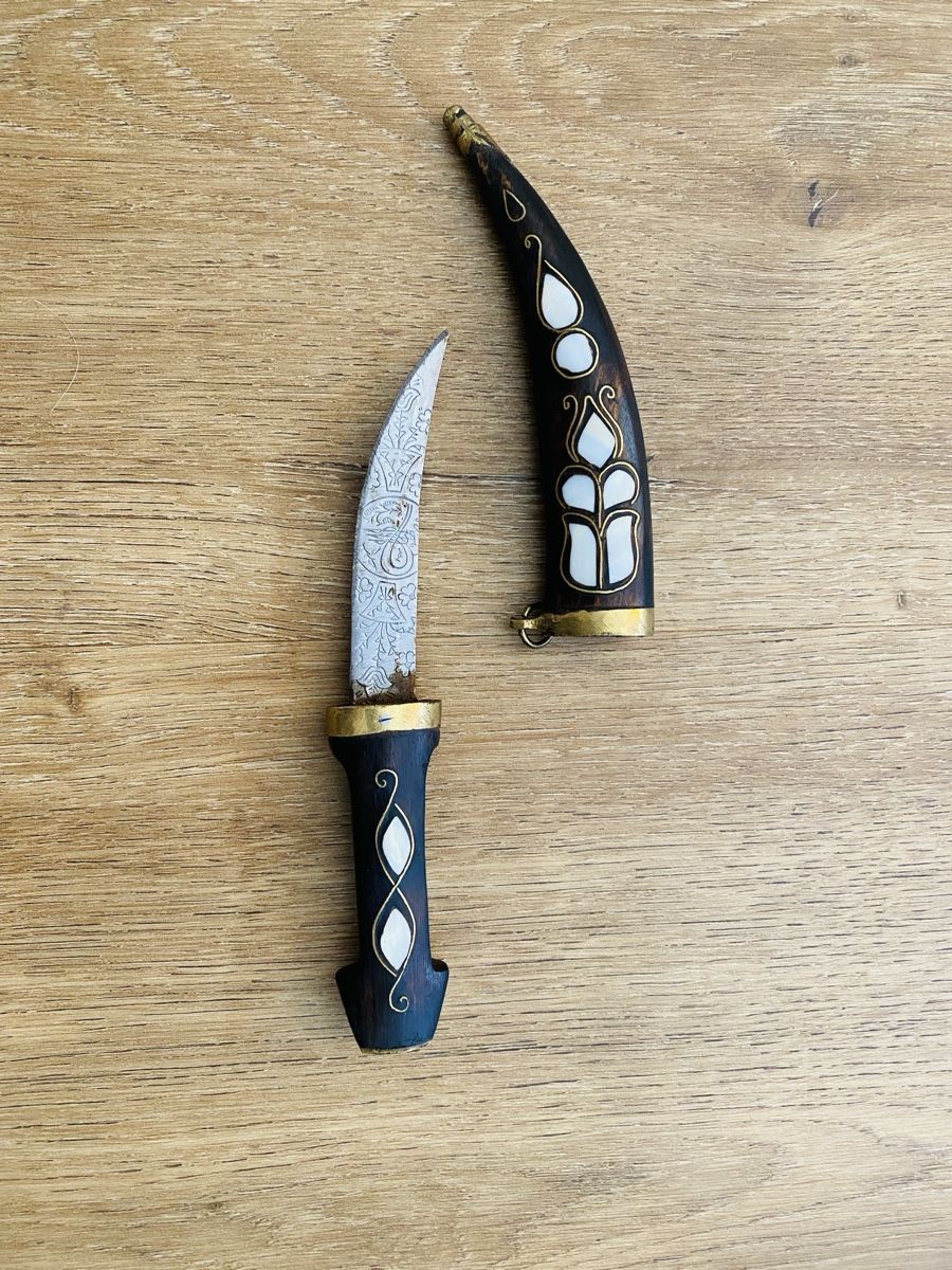 Besteck: Dolch mit Verzierung – Neu (gemäss Beschreibung) aus Oberlunkhofen von D.Fisch