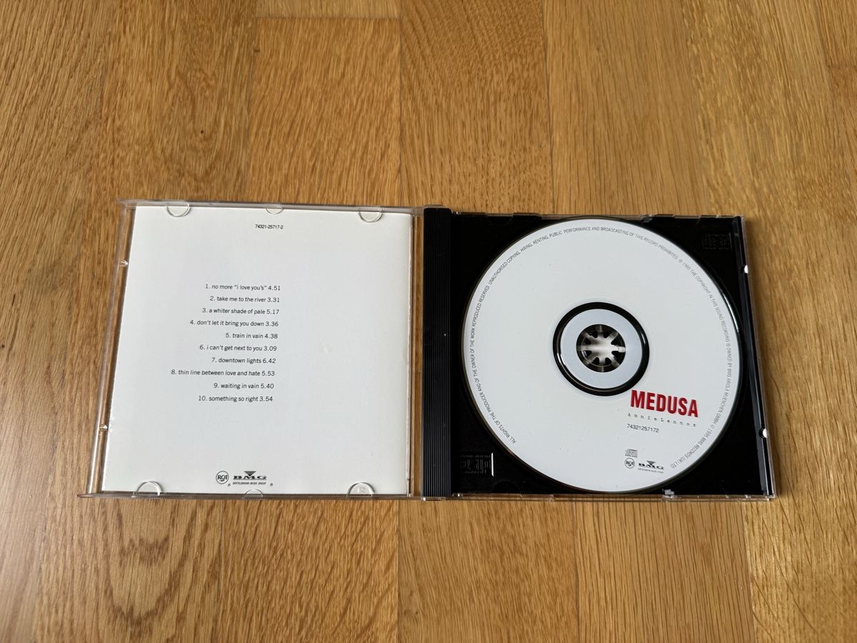 CD: Annie Lennox Medusa CD – Usato da Zürich venduto da wtpooh 2