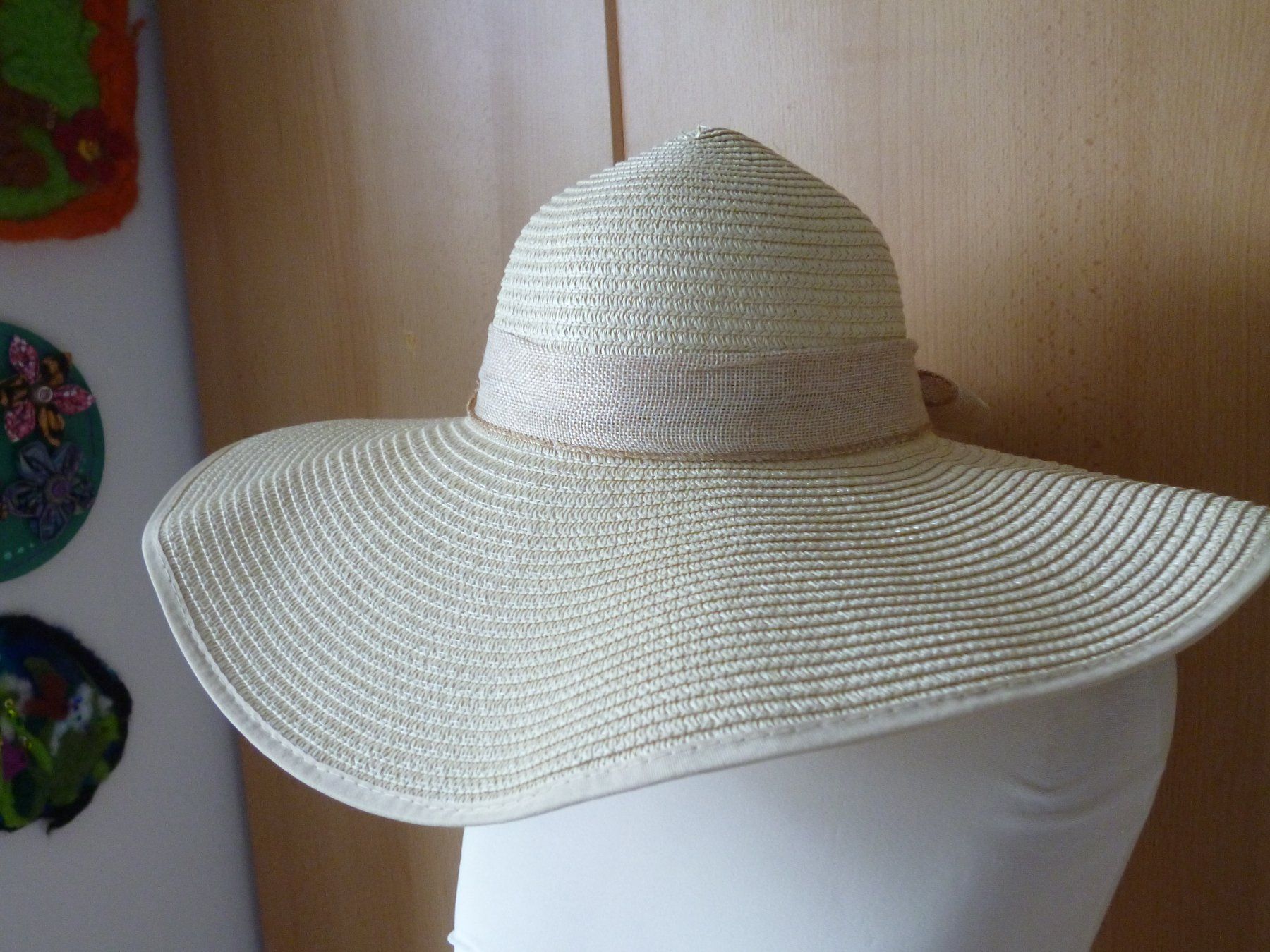 Copricapi, berretti & cappellini: grosser Sonnenhut Hut  beige – Usato da Dättlikon venduto da Mamakuga 1