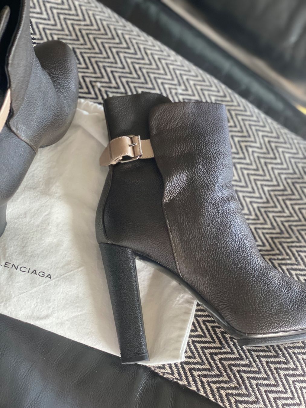 Balenciaga Scarpe da donna: Balenciaga Stiefeletten – Usato da Uster venduto da Charis5 4