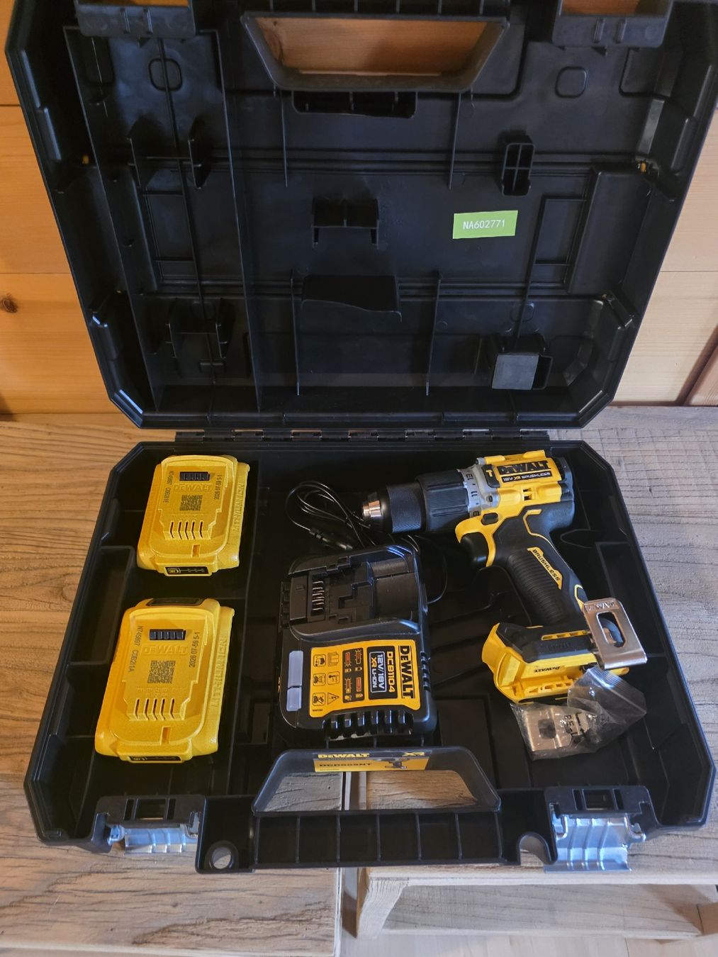 Dewalt Bohrmaschinen: 2 akku bohrmaschine  – Neu und originalverpackt aus Château d Oex von Px2520