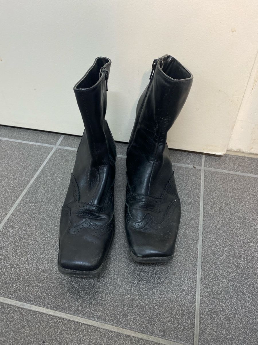 Chaussures femmes: Stiefel Grösse 38 – D'occasion à Wettingen par vpr_9gz6