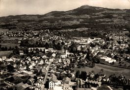 Flugaufnahme Rüti (ZH) mit Bachtel