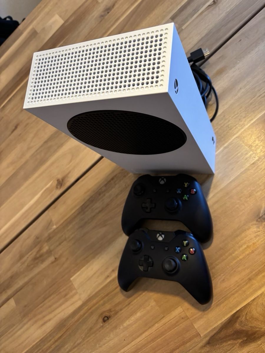 Microsoft Konsolen: Xbox Series S, Weiss – Gebraucht aus Zürich von