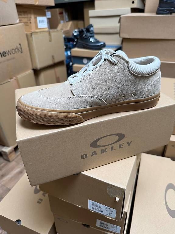 Scarpe da uomo: Oakley Banks Low  Neu & Original  Gr. 43 – Usato da Sursee venduto da pilatus.sport 1