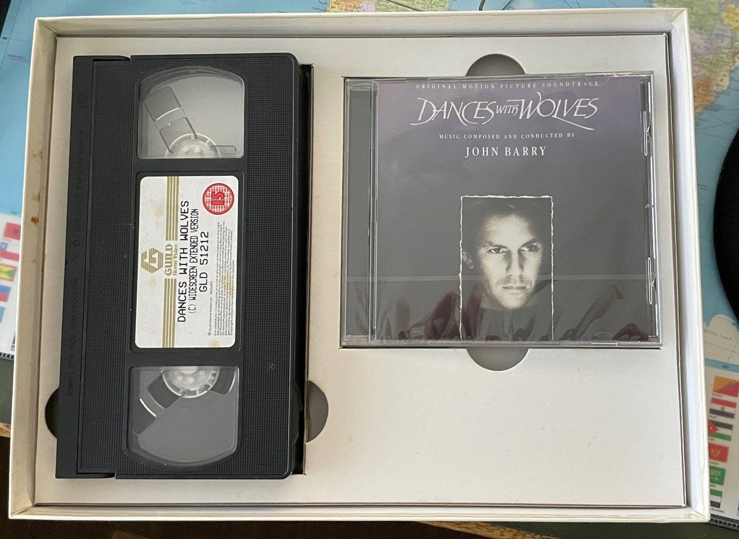 Tutti i VHS: Dances With Wolves VHS Boxset - mit Audio-CD – Nuovo (secondo la descrizione) da Olten venduto da framos65 2