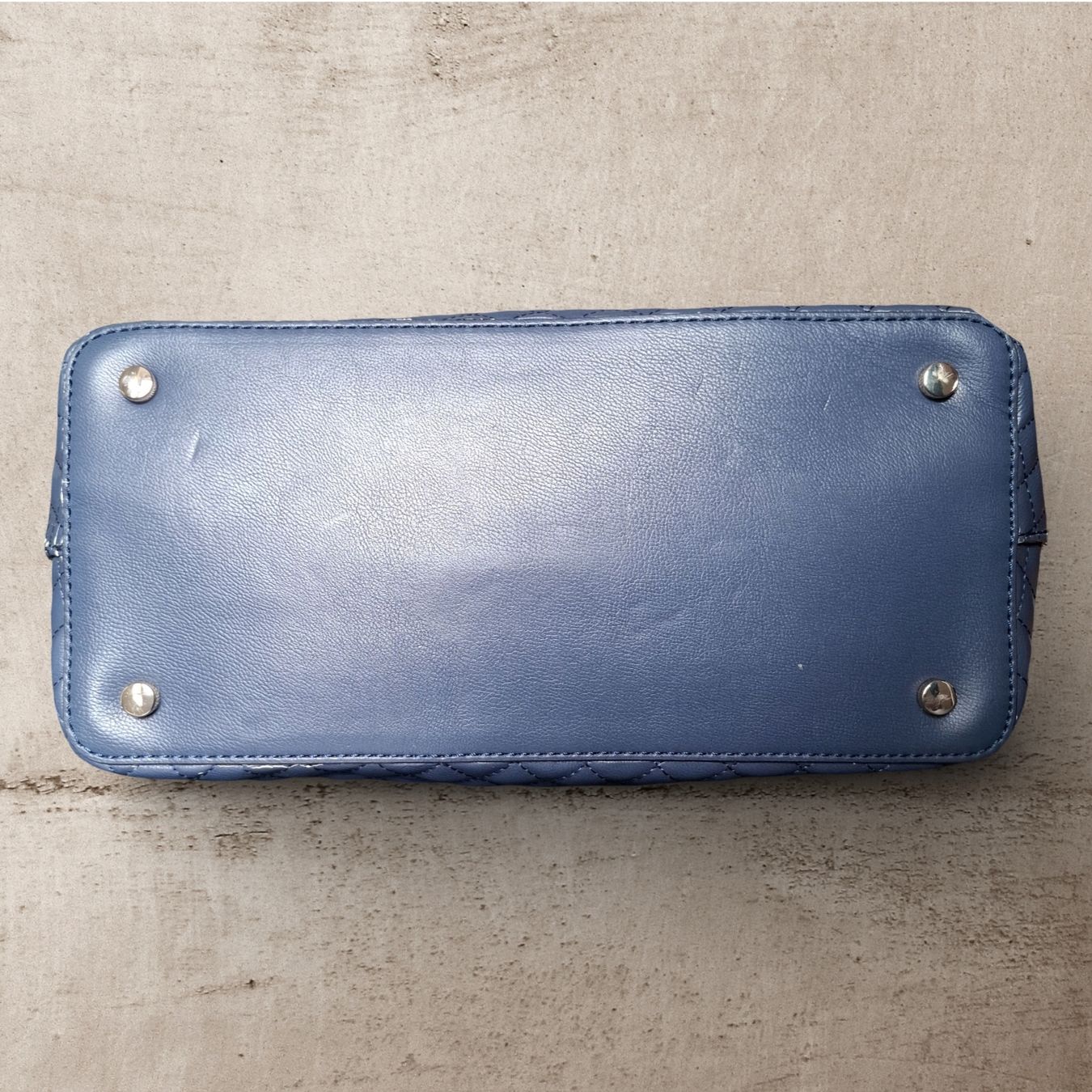Guess Borse da donna: Sac à main Guess Bleu Dégradé  – Usato da Le Locle venduto da Threads_CH 2