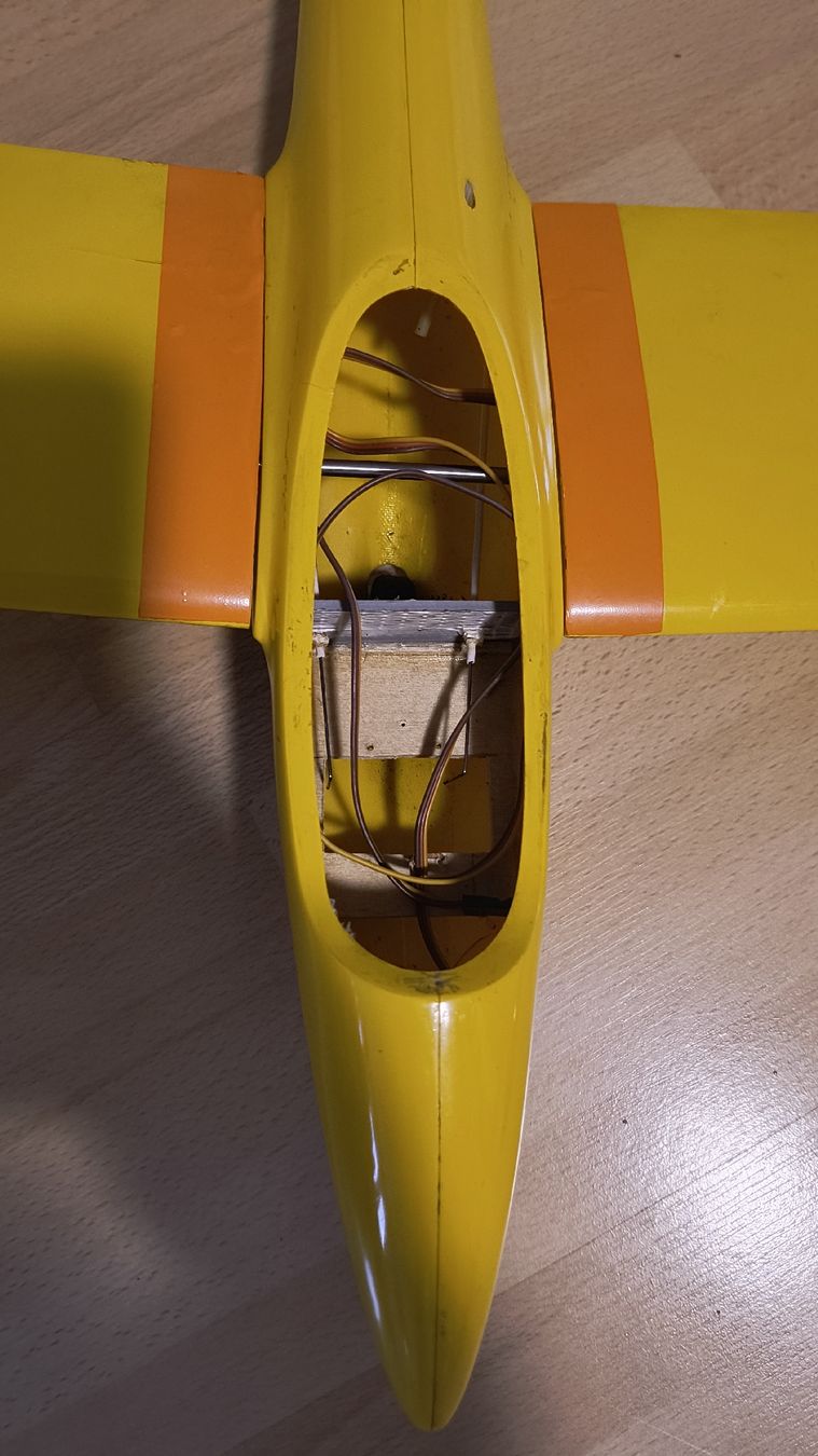 Gfk Modellismo RC: RC Segelflieger 146cm Spannweite – Difettoso da Emmenbrücke venduto da syl_xx2l 2