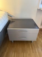 Nachttisch mit 2 Schubladen