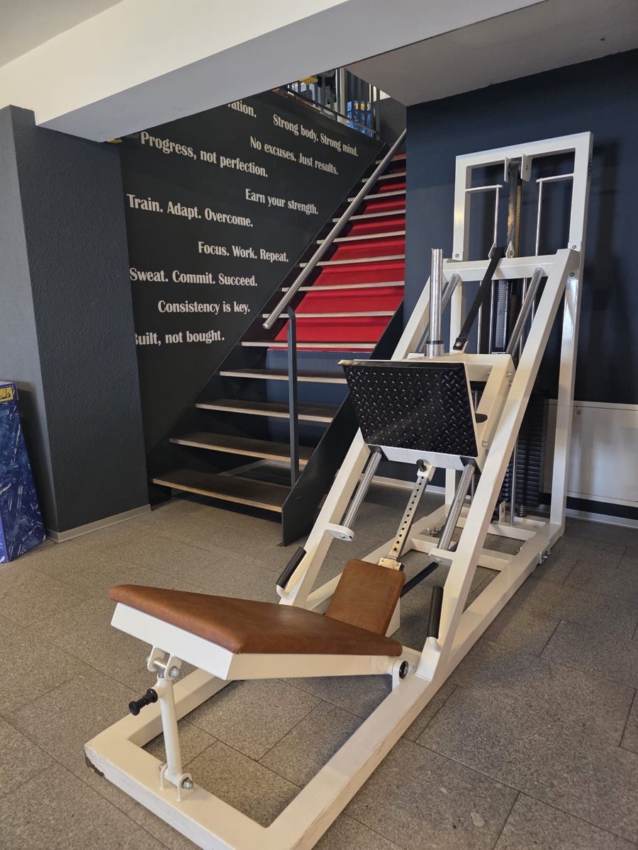 Hometrainer: HBP Beinpresse 45° – Gebraucht aus Lamboing von shantiii01