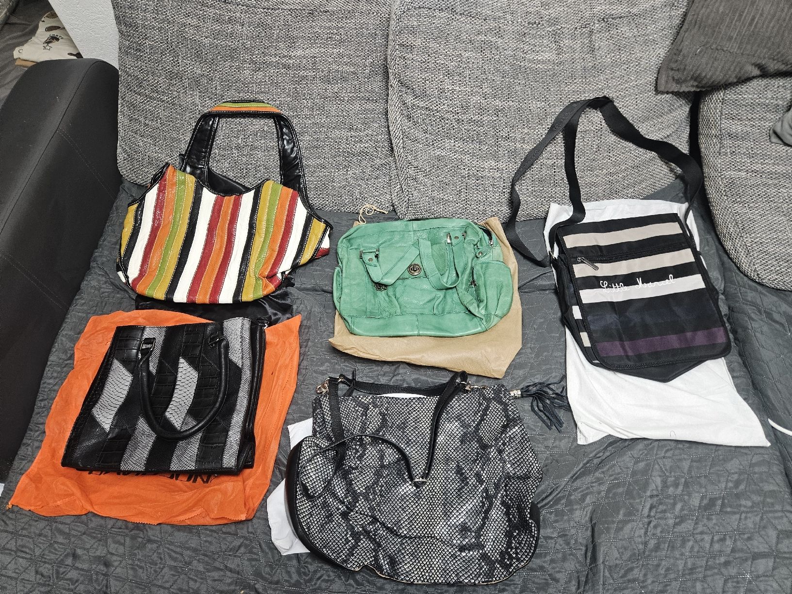 Taschen für Damen: Lots de sacs à main de marques diverses  – Neu und originalverpackt aus Payerne von rok_rd8m 6
