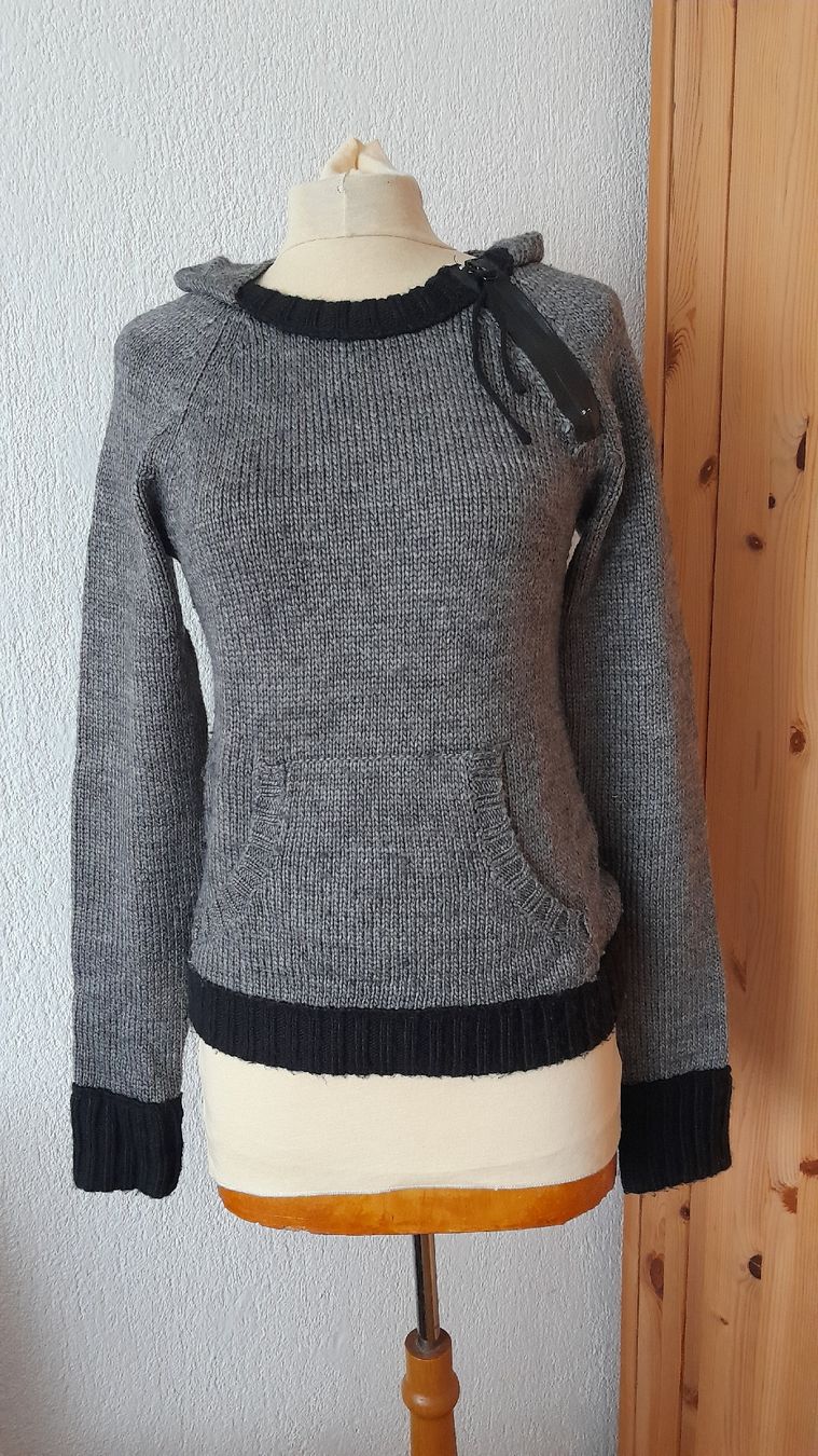Maglioni & Felpe: Pullover – Usato da Innerthal venduto da System_of_a_down