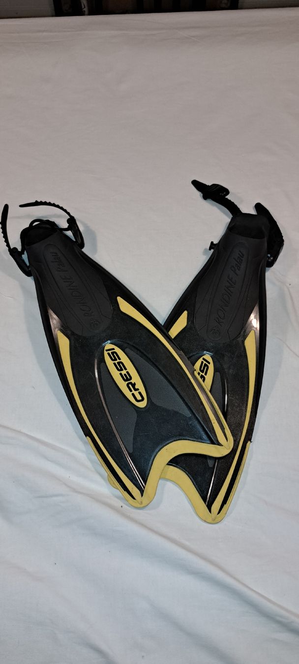 Cressi Flossen, Masken & Schnorchel: Cressi Flossen Gr. S  – Gebraucht aus Schlosswil von Tom_Mi