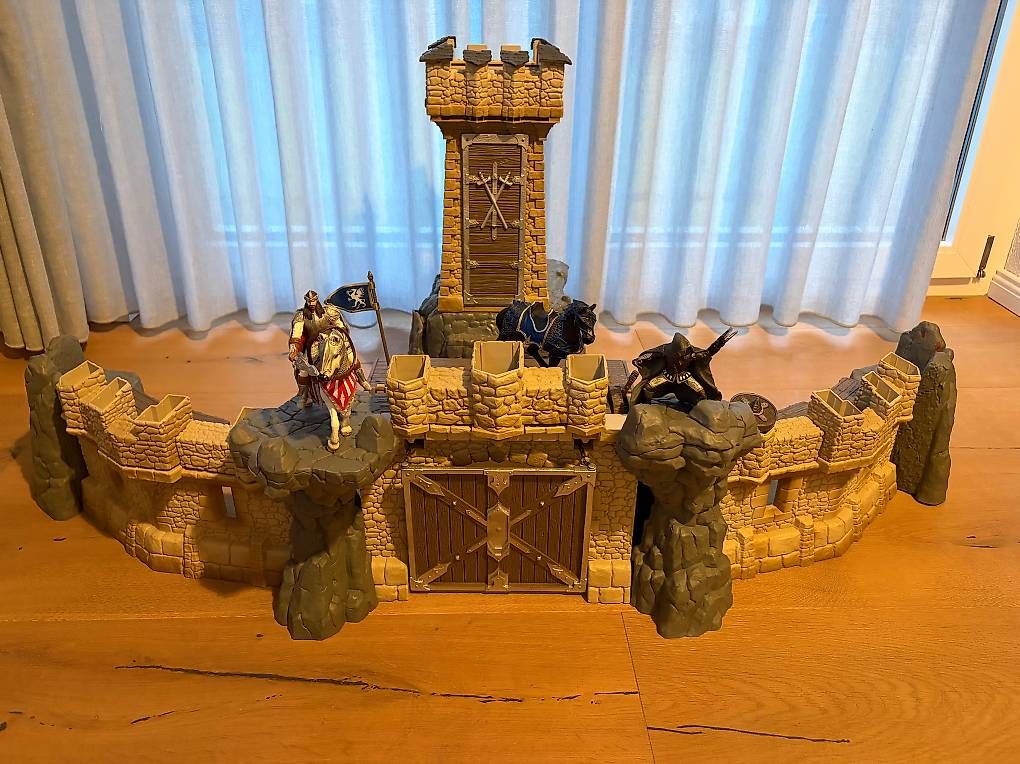 Schleich Giocattoli: Schleich Ritterburg 42102 – Usato da Buchs SG venduto da pessego2008