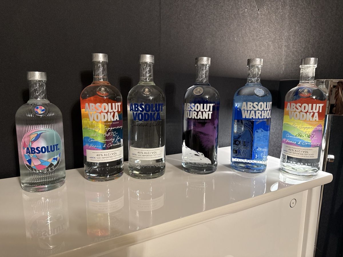 Absolut Vodka Bevande alcoliche: ABSOLUT VODKA 6 bottles full  – Nuovo e nell'imballaggio originale da Biel/Bienne venduto da secondstore