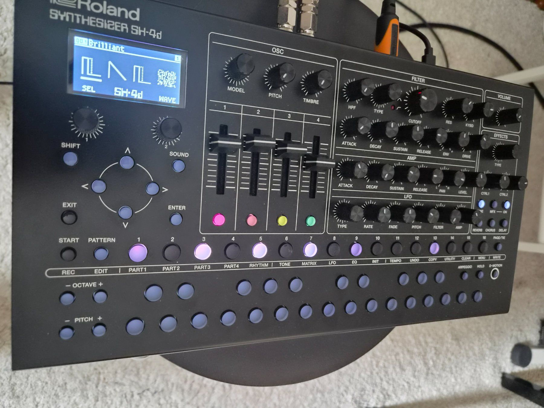 Roland Musikinstrumente: ROLAND SH-4d :Drummachine,Sequenzer & Synthesizer in einem!! – Gebraucht aus Zuerich von KEYSTORE