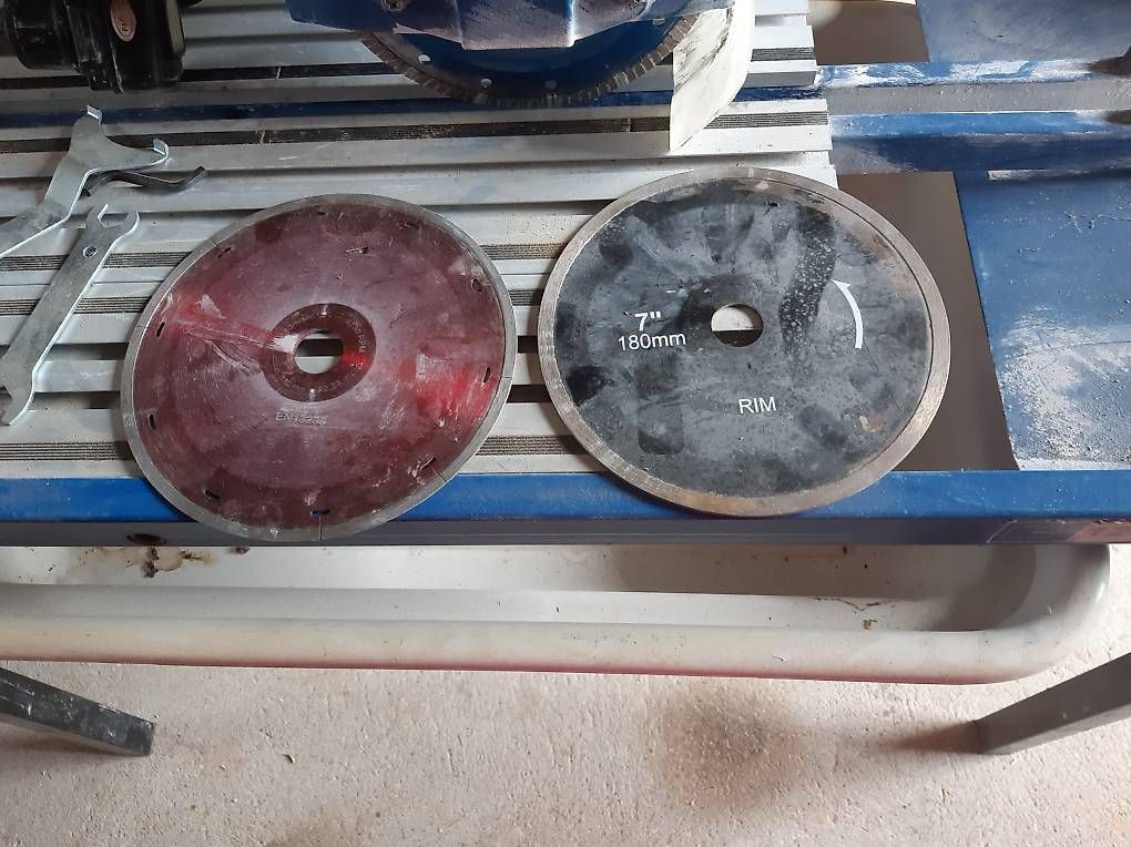 Alle Maschinen: Steinfräse – Gebraucht aus Oberried am Brienzersee von Billiga 1