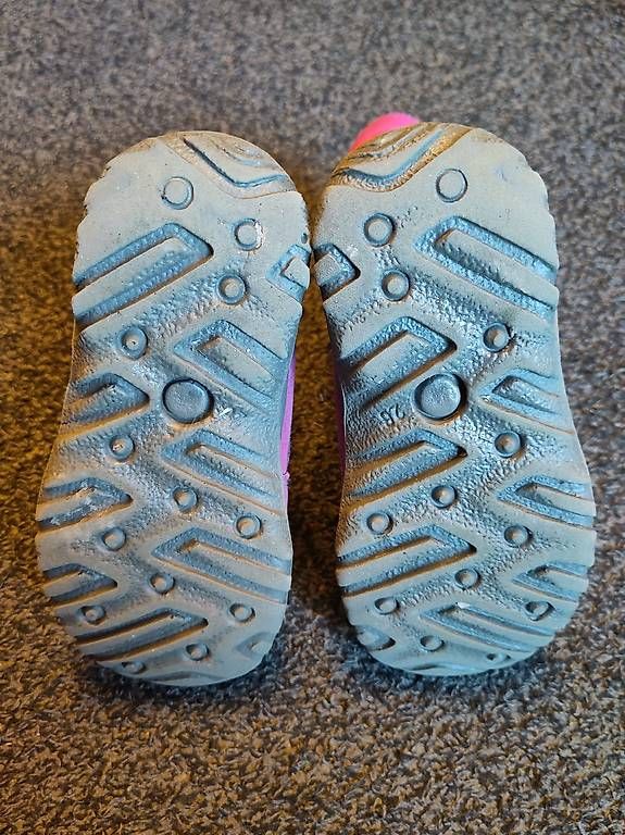Scarpe per ragazze: Winterschuhe Superfit Grösse 26 mit Goretex – Usato da Igis venduto da Ricema 1