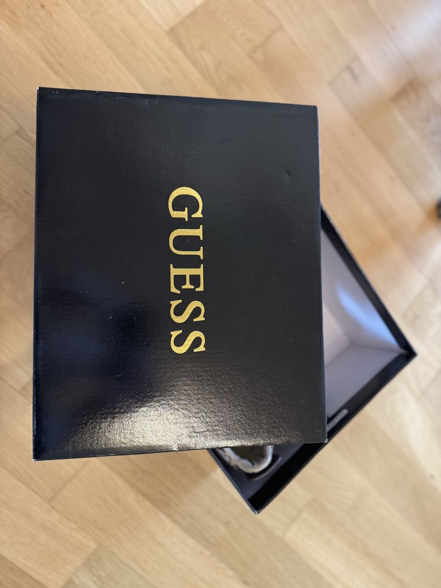 Guess Scarpe da donna: Guess Damen Sneaker, Grösse 39, neuwertig. – Nuovo e nell'imballaggio originale da Münchwilen AG venduto da mrs_sasi 4