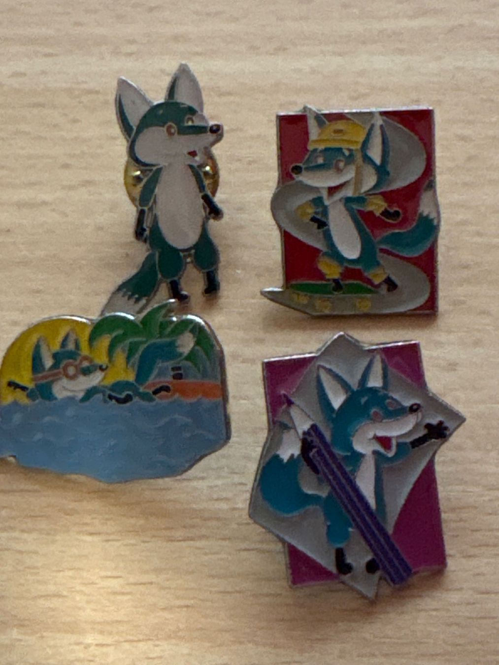 Placchette & Badge: 4er Set TOPSY PIN – Usato da Ibach venduto da lisch3