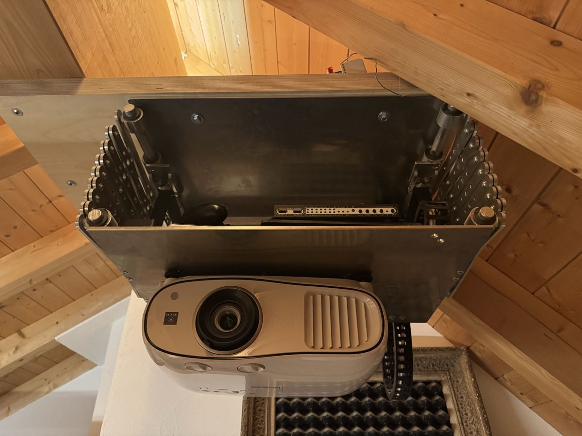 Wandhalterungen: Elektrischer Deckenlift für Beamer – Gebraucht aus Oltingen von dackweiler 6