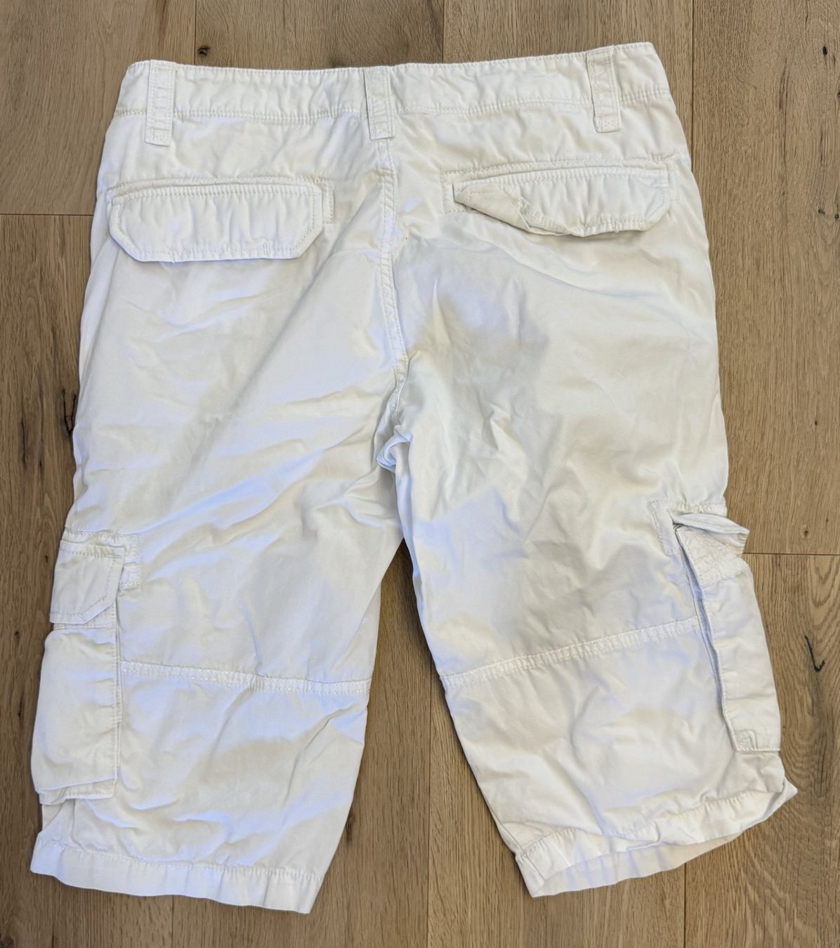 Hosen: Weisse Cargo-Shorts – Gebraucht aus Fällanden von ala_k7vk 1