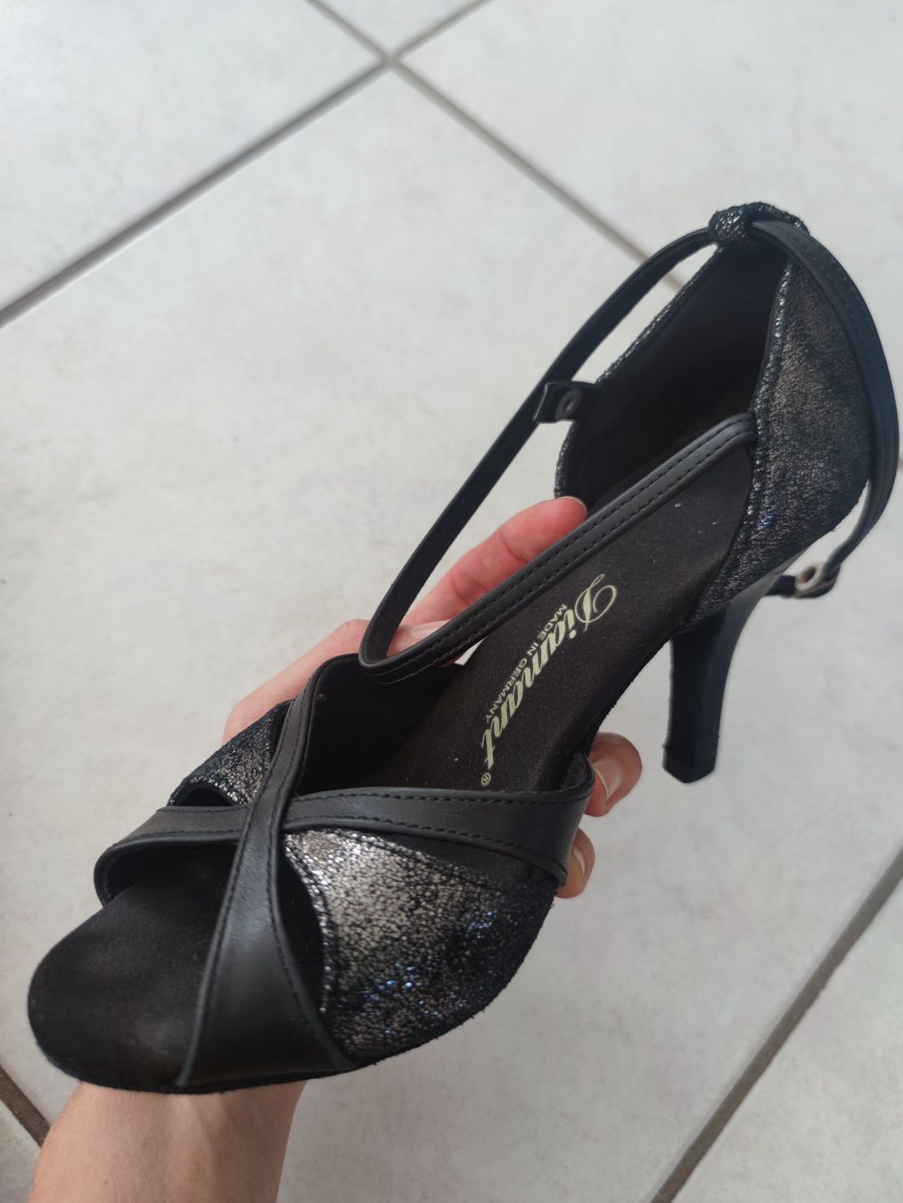 Scarpe da donna: Tanzschuhe Diamant – Usato da Effretikon venduto da s0871465 1