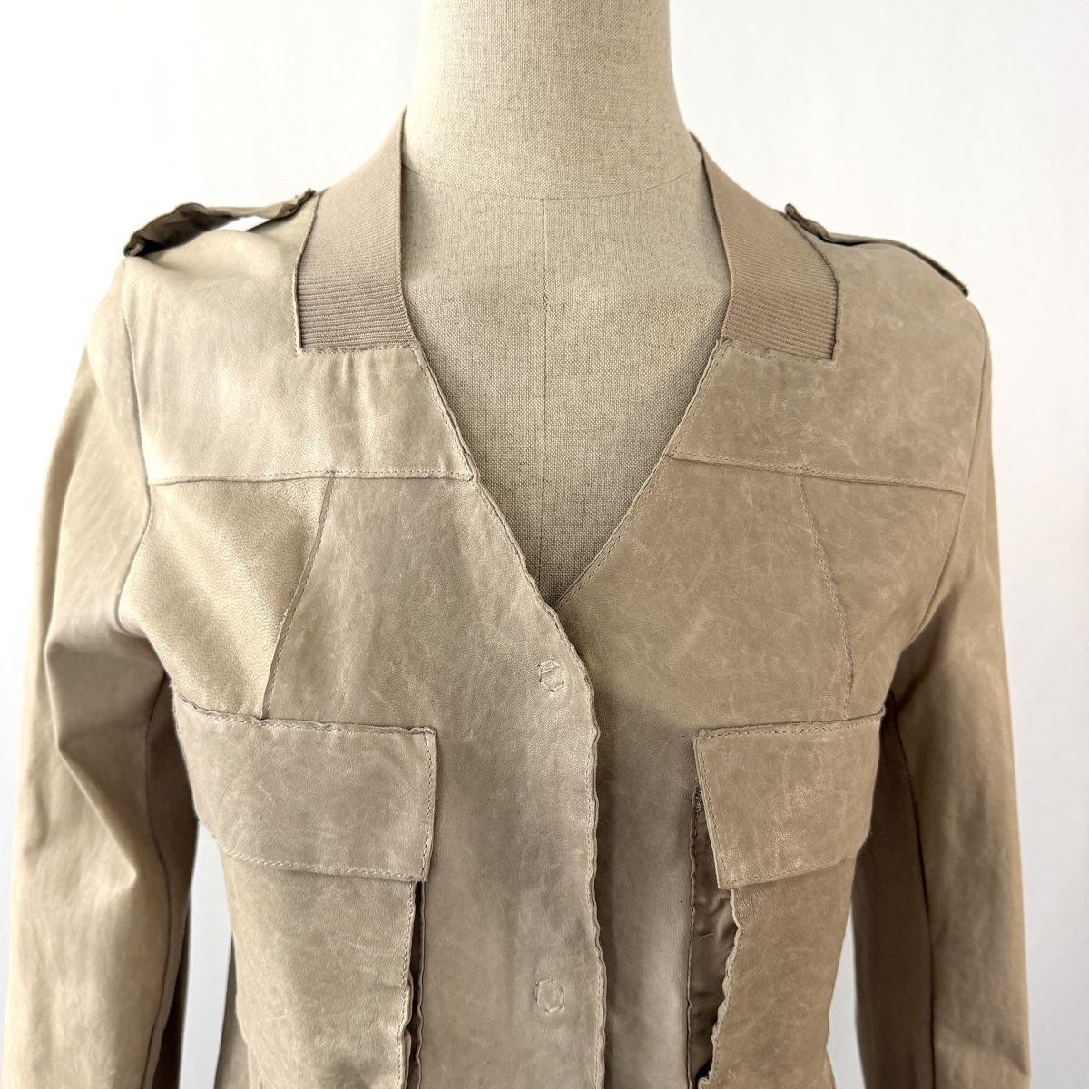 Giacche: TRANSIT PAR SUCH new beige leather jacket – Nuovo e nell'imballaggio originale da Emmen venduto da Nightingale_2022 1